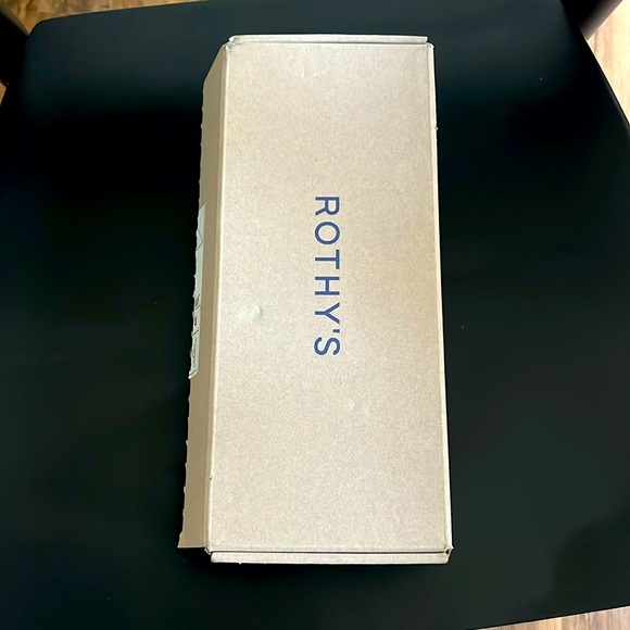 Sandy Cat Leopard Rothy’s NIB OBO - Picture 3 of 10